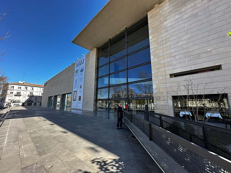 Музей современного искусства в Валенсии фото