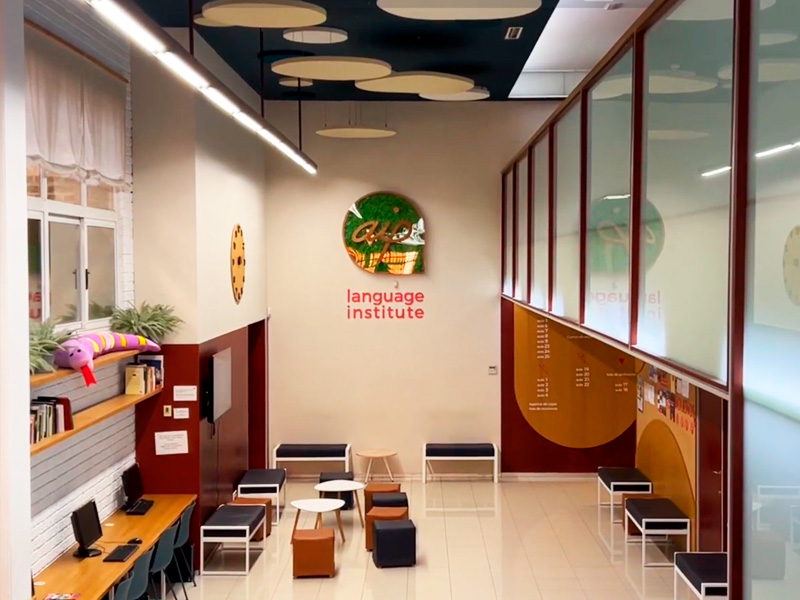 Языковая школа в Валенсии AIP Language Institute
