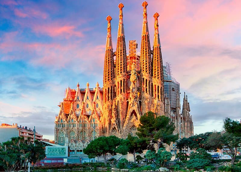 Храм Святого Семейства (Sagrada Familia) в Барселоне фото