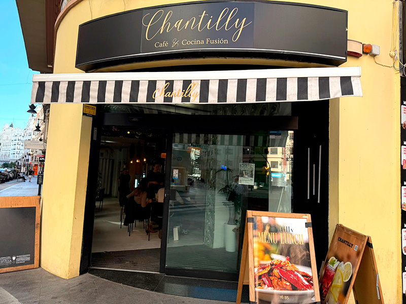 Кафе в центре Валенсии Chantilly coffee Brunch