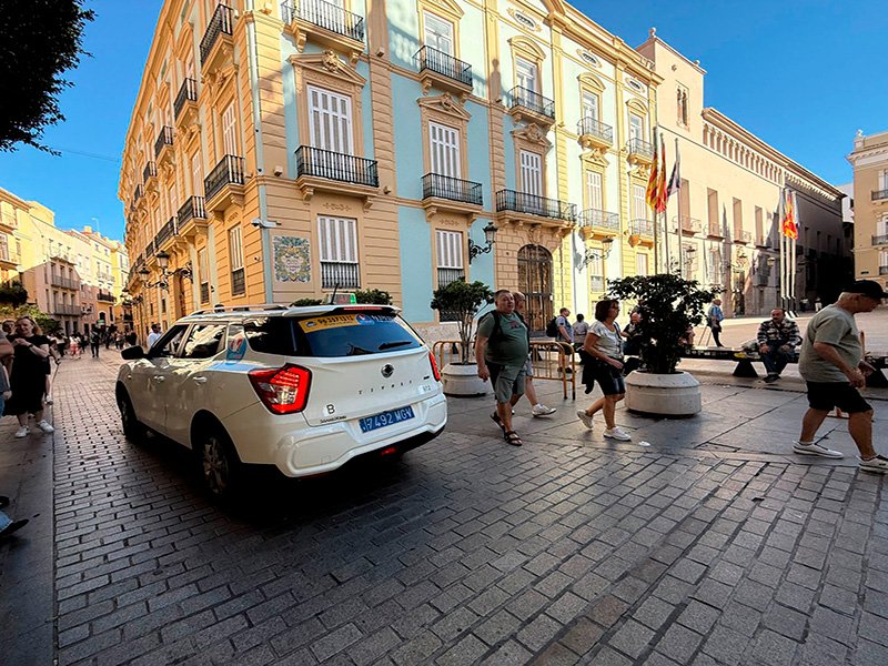 Узкие улицы Ciutat Vella