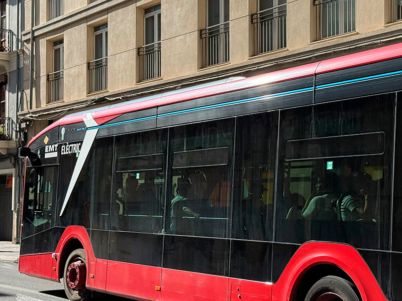 Автобус в центре Валенсии