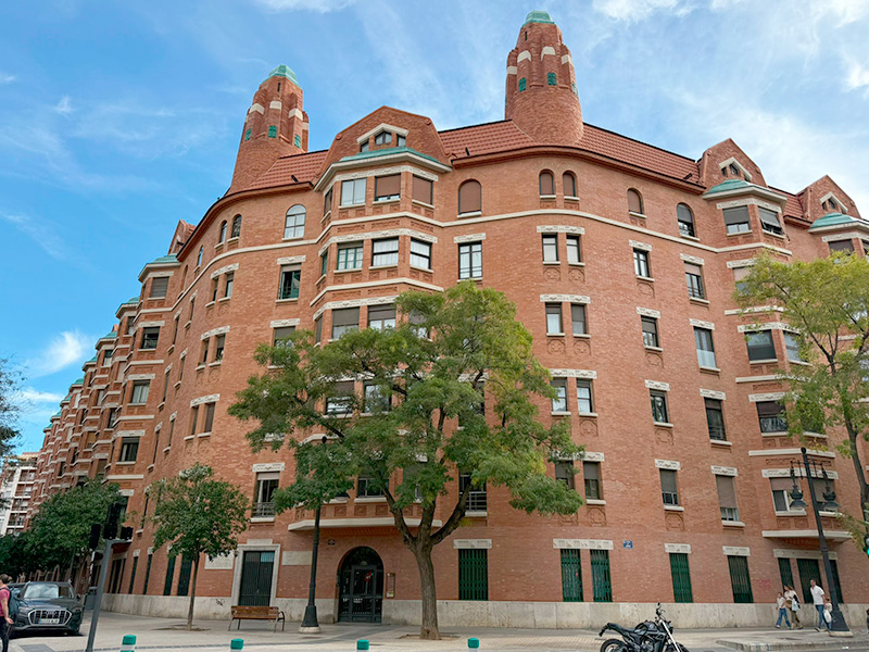 Знаковое жилое здание Finca Roja, Extramurs, Валенсия