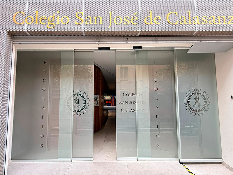 Школа Colegio San Jose Calasanz, квартал Exposición, Pla Real