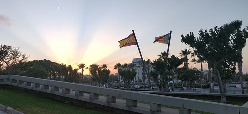 Флаг Испании и Валенсийского сообщества фото