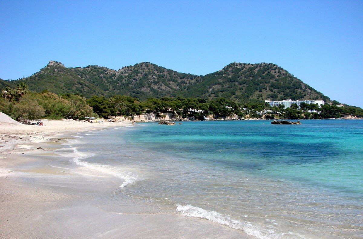 4 пляжа в Испании попали в топ-25 самых красивых в мире