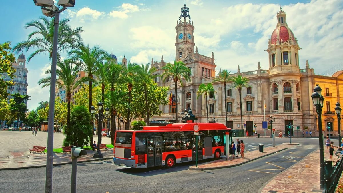 Общественный транспорт в Валенсии будет бесплатным для молодых людей