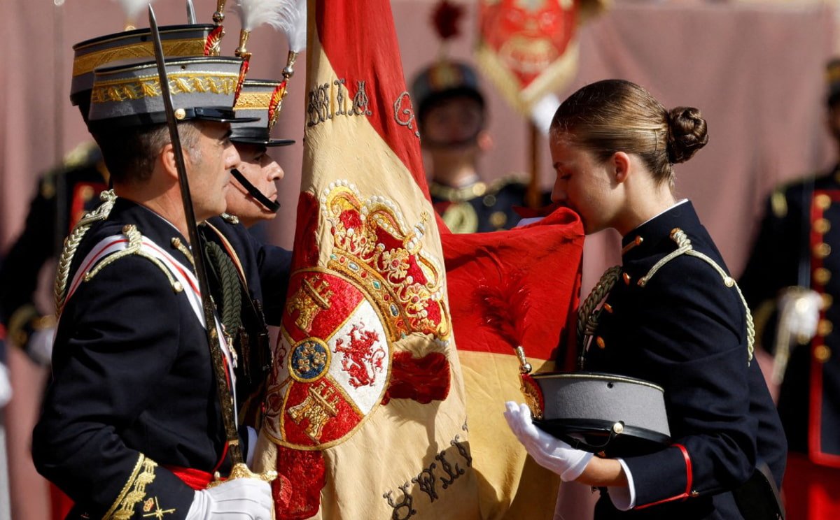 Наследница испанского трона, принцесса Леонор, стала солдатом королевства