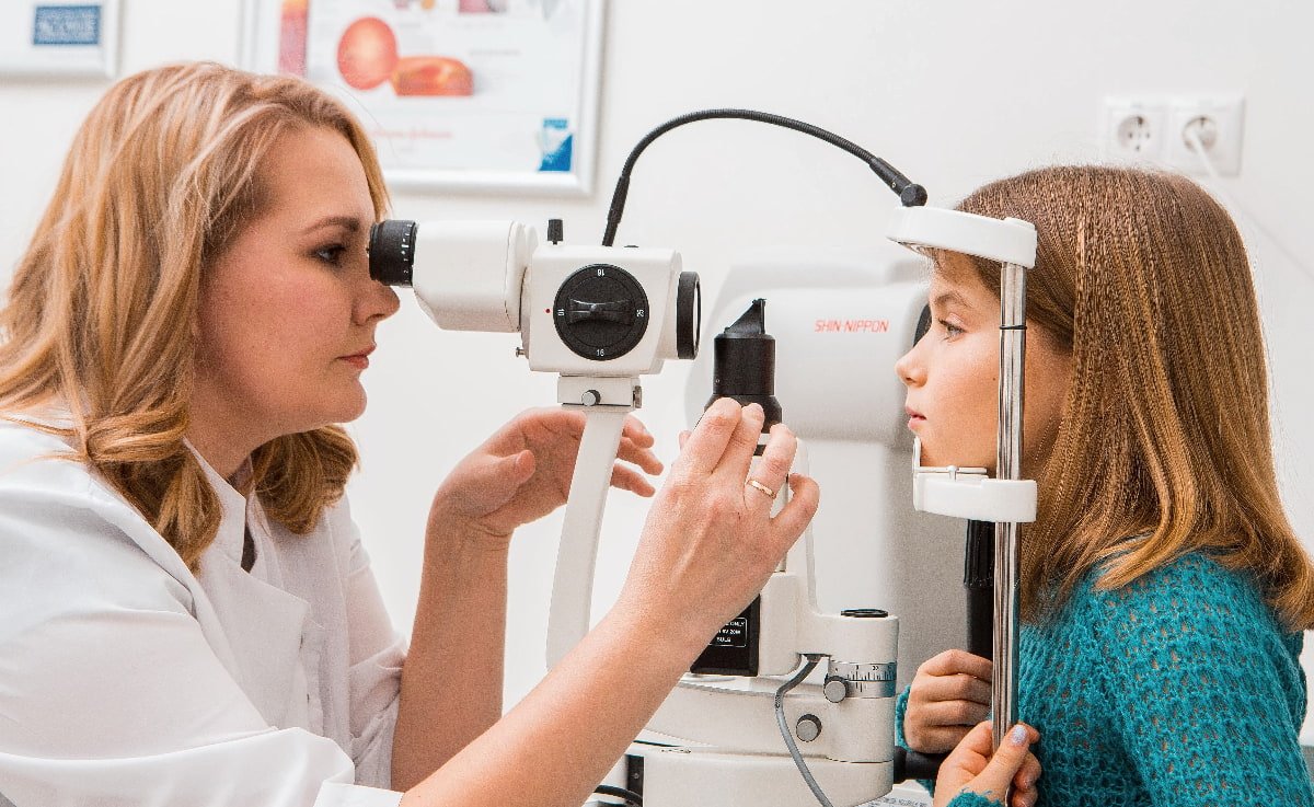 Валенсийские офтальмологи не довольны допуском оптиков-оптометристов в медицинские центры