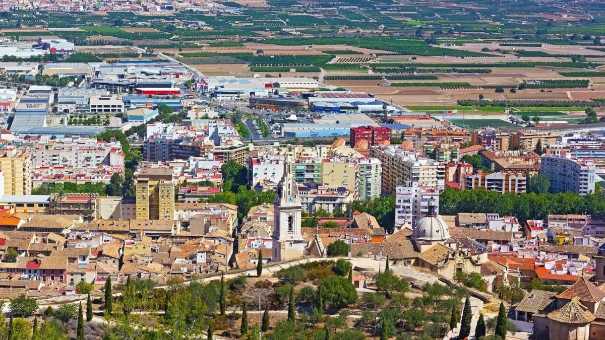 Где найти доступное жилье для аренды в Испании в 2023 году?