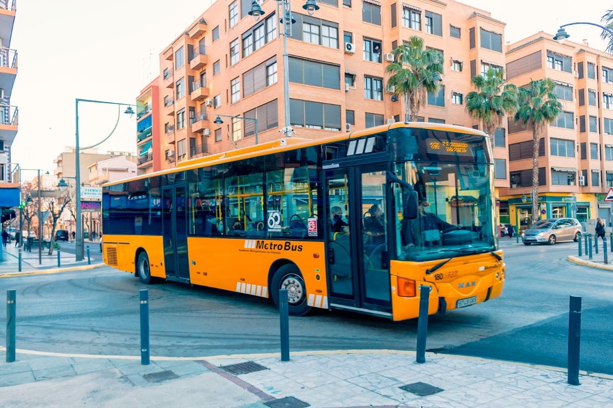Женералитат Валенсии одобрил продление 50%-ной скидки на общественный транспорт и проездного для молодежи
