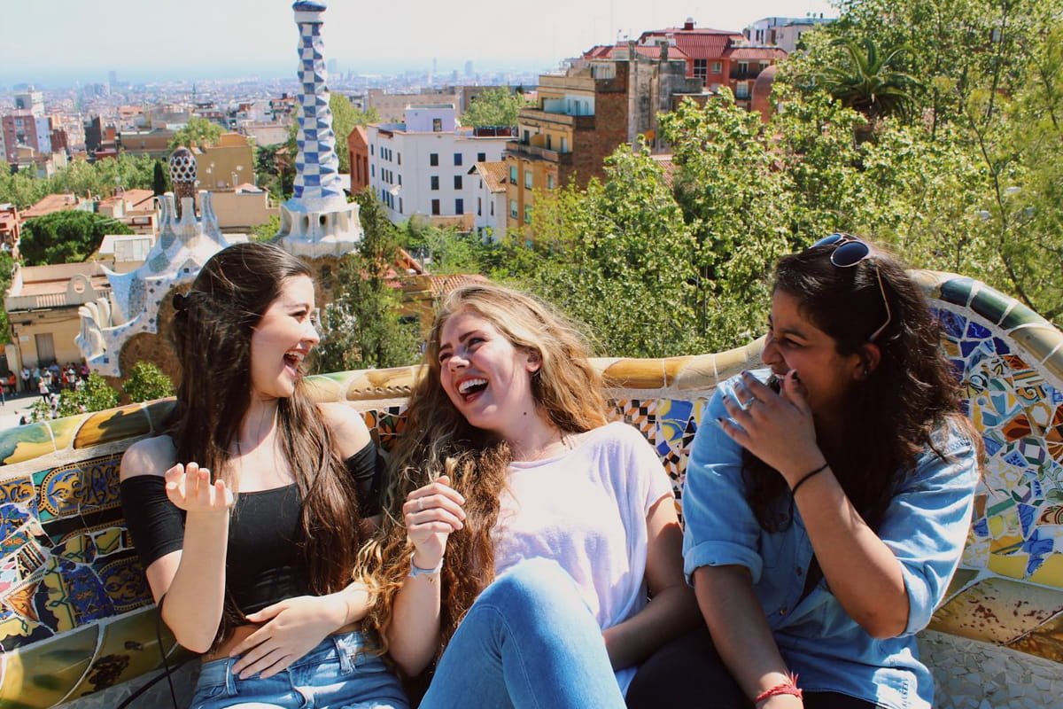 По 400 евро на культурное развитие подросткам в Испании