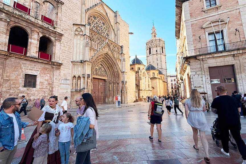 Валенсия, Ciutat Vella, вид на площадь