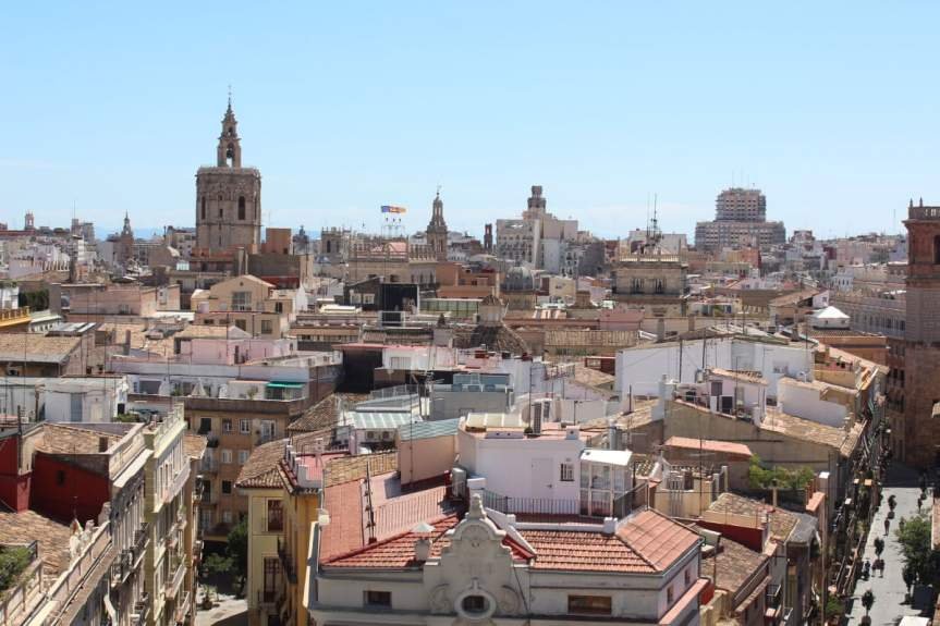 Запрет на туристическую аренду комнат в Валенсии фото