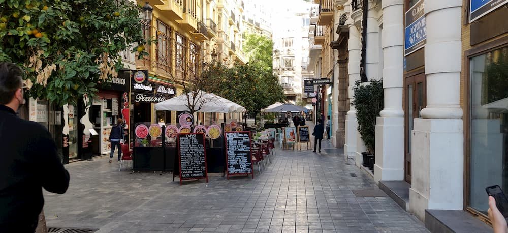 Бары на улицах Валенсии