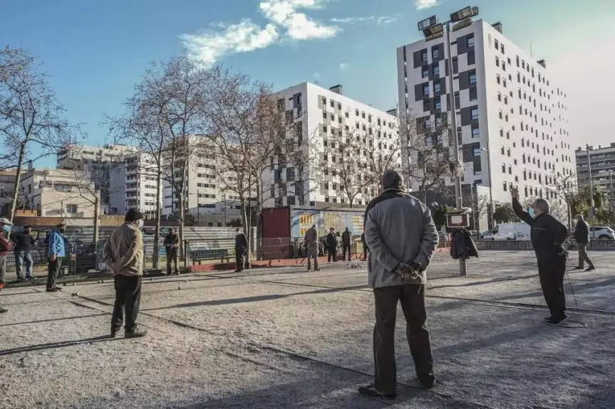 Протест против ярмарки недвижимости в Барселоне фото